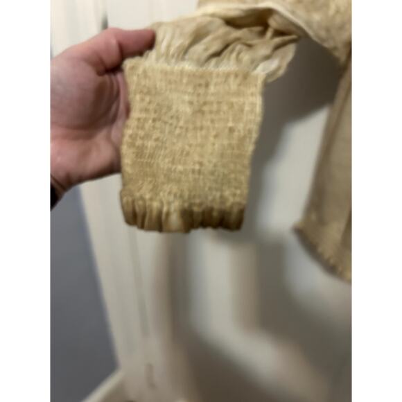 Buckle Gimmicks Women's M Mock Neck Top Keyhole Embroidered Missing One Button - Picture 5 of 10